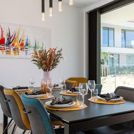 New, Luxurious And Modern Apartment With Private Parking 코크시데 외부 사진