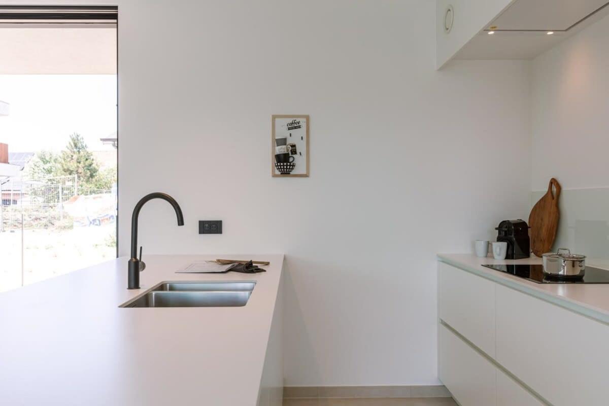 New, Luxurious And Modern Apartment With Private Parking 코크시데 외부 사진
