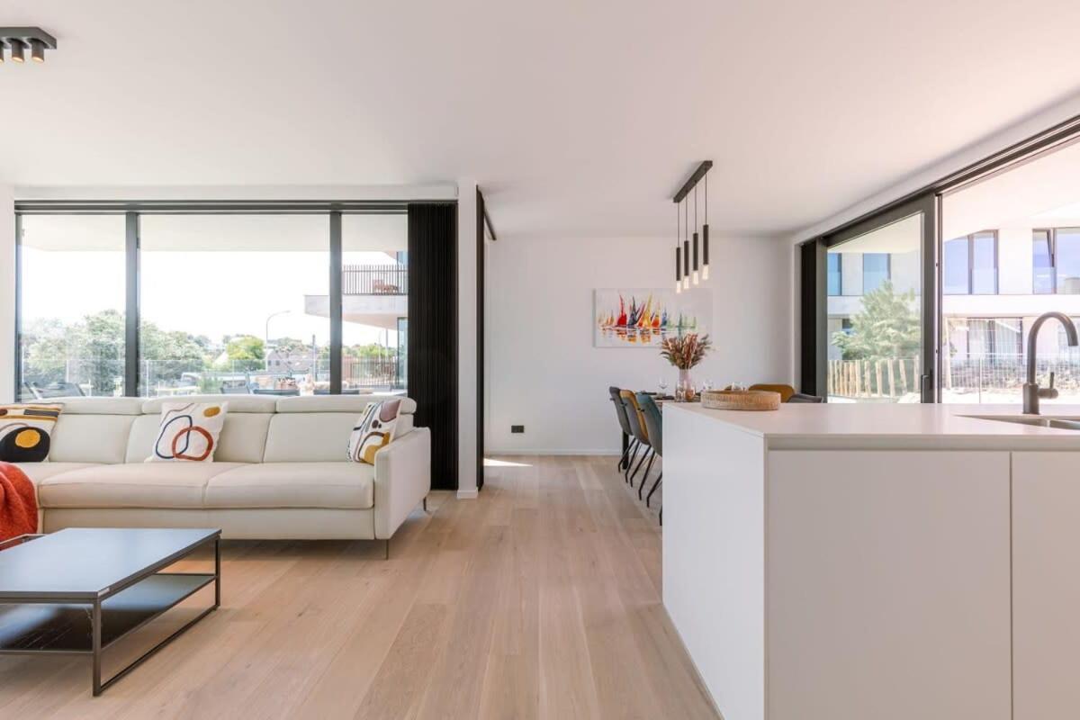 New, Luxurious And Modern Apartment With Private Parking 코크시데 외부 사진